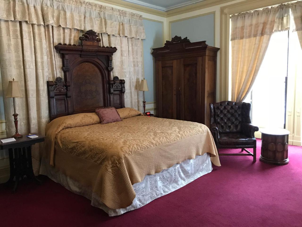 Batcheller Mansion Inn Saratoga Springs Room photo