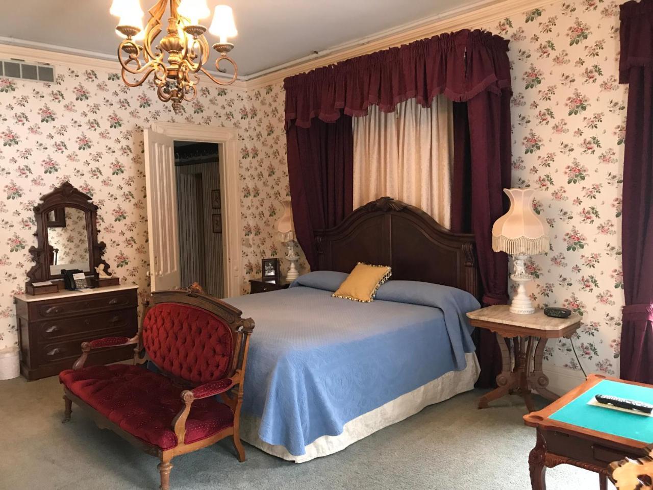 Batcheller Mansion Inn Saratoga Springs Room photo